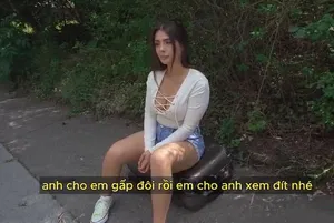 Chuyến đi tàu điện bất ổn của em học sinh nữ trên đường về nhà